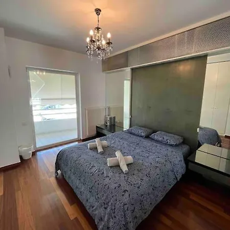 Lovely 2-bedroom Unit *