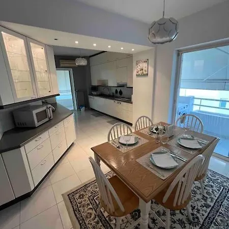 Lovely 2-bedroom Unit Apartment *